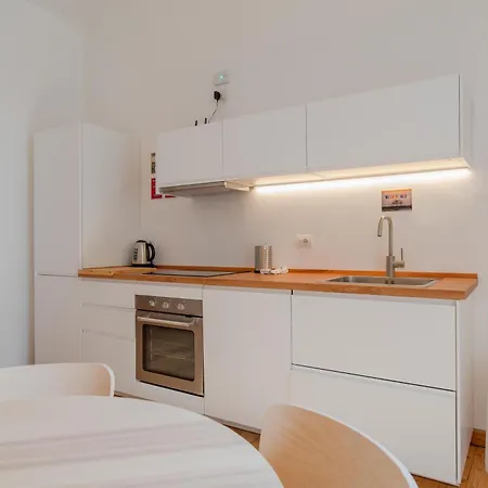 The Royal House By Happyhostorino Apartment Turin