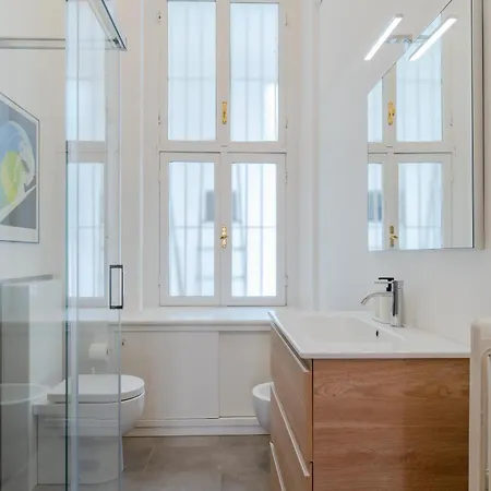 The Royal House By Happyhostorino