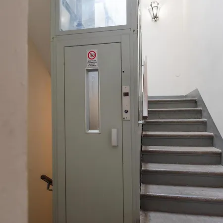 The Royal House By Happyhostorino Apartamento *