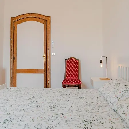 The Royal House By Happyhostorino